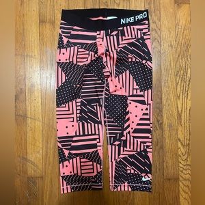 💜EUC Nike Pro Leggings